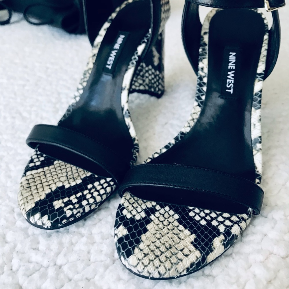 Nine West - Ankle Strap Sandals sz 5.5M -croc skin
